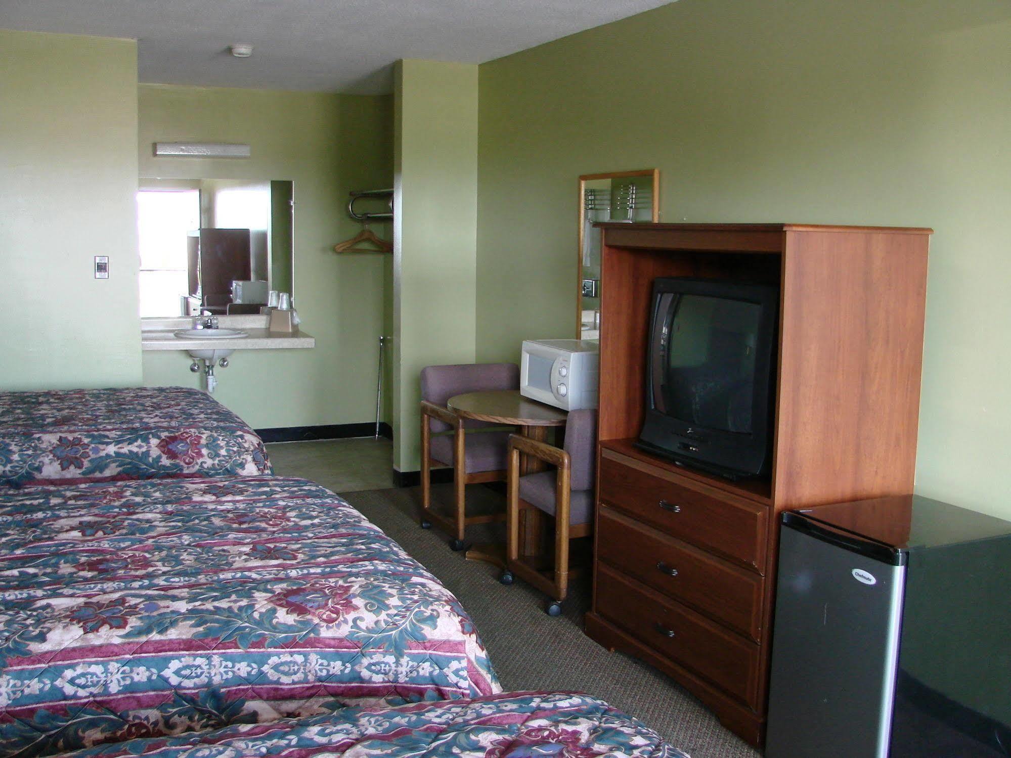 The Lodge At Russell - Russell Inn Dış mekan fotoğraf
